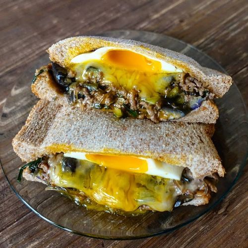 簡単パンに挟むだけ！おうちでもキャンプでも楽しいホットサンドレシピ4選ベビーカレンダ