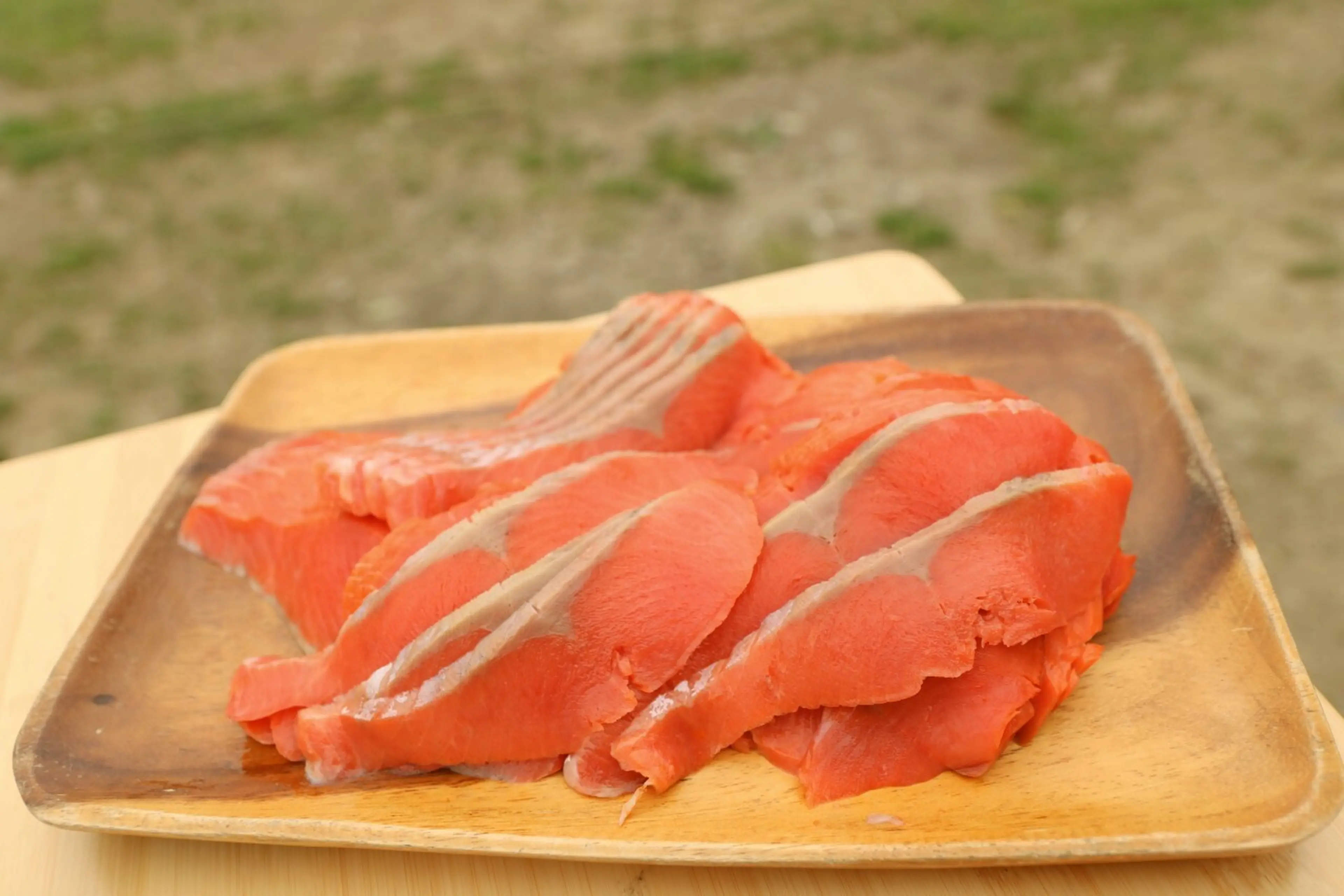 スモークサーモンカルパッチョをプロ級に！作り方やソースと盛り付け食・料理オリーブオイルをひとまわし