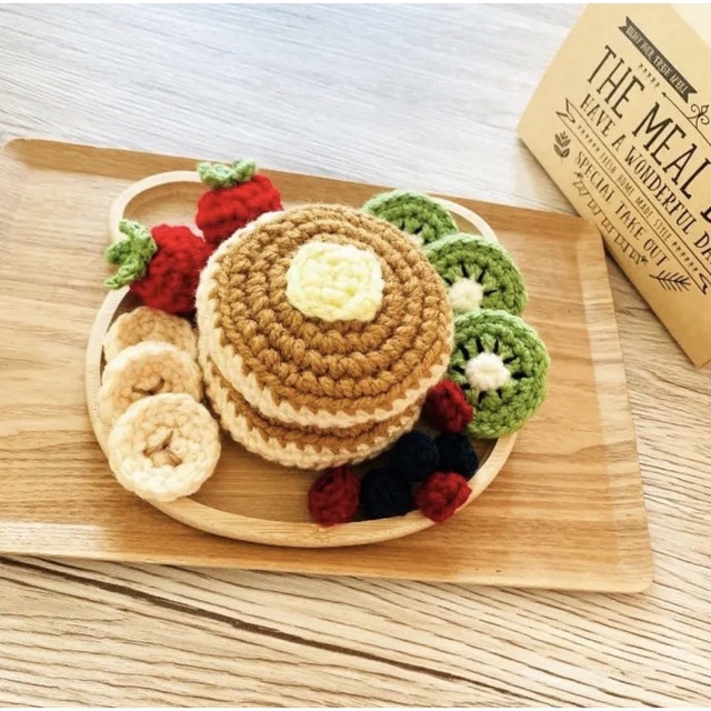 ホットケーキのおふとんでねんねぴーちゃん♡ あみぐるみ