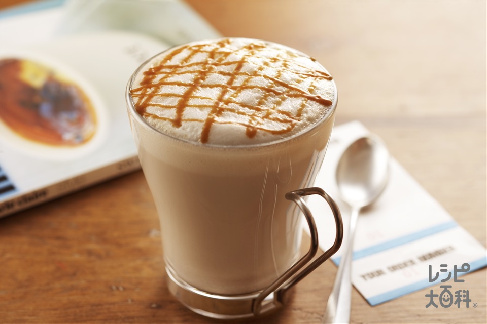 キャラメルラテ ・ ○キャラメルマキアート ︎︎︎︎︎︎☑︎無脂肪ミルクに変更 ︎︎︎︎︎︎☑︎キャラメルシロップに変更 ︎︎︎︎︎︎☑︎リストレット︎︎︎︎︎︎☑︎キャラメルソース多め ・ Tall:510 年中オーダー👌🏻！ カフェインあり☕️ ・ ・ おつかれさま