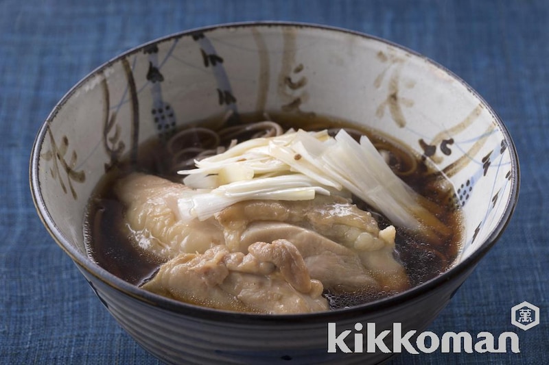 年越しそばに たっぷりきのこと鶏肉のそば