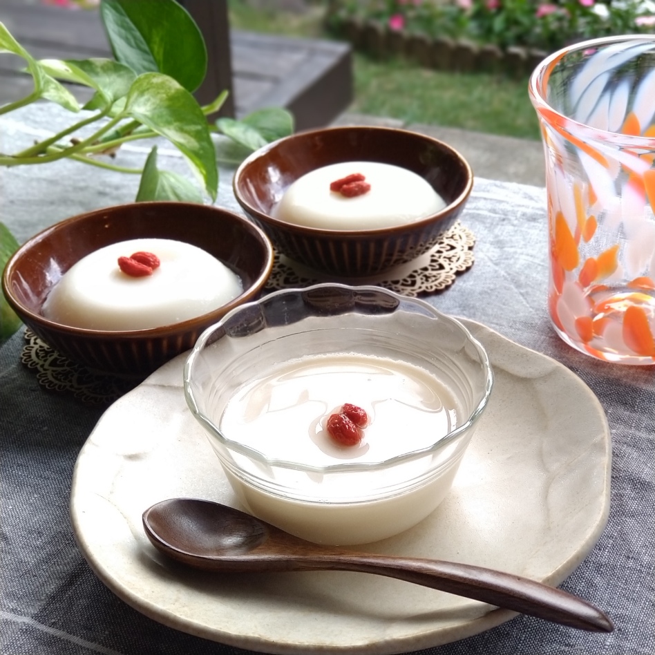 これな~んだ? わかればあなたも雑学王 106難易度3 “杏仁豆腐の上にのっている赤い実”の名前、知ってる?マイナビニュース