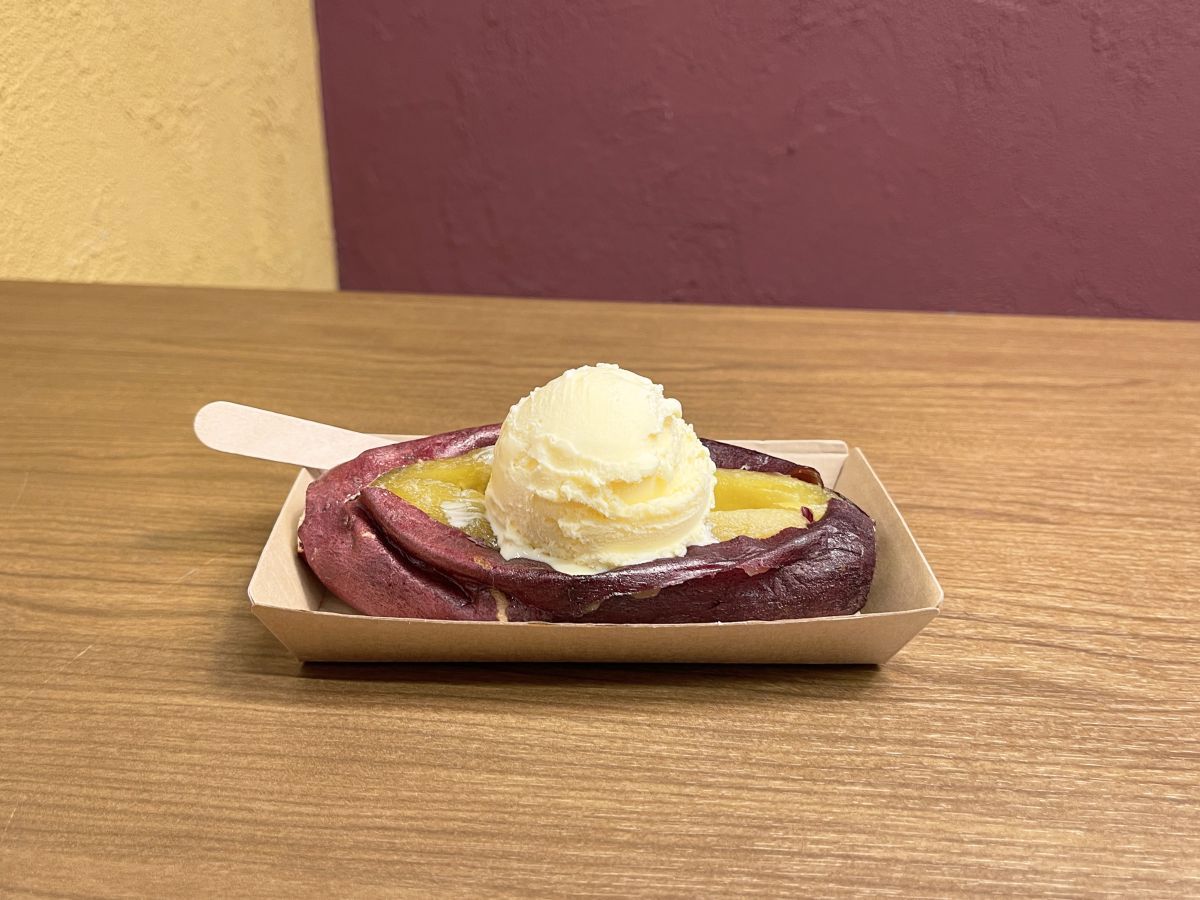 中目黒の芋モンブランパフェ東京スイーツ専門店のこぼれ蜜芋モンブランパフェ