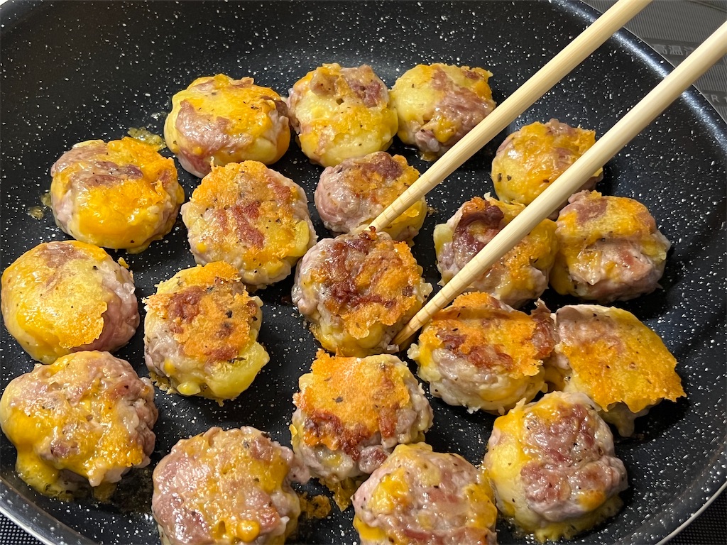 「豚こま肉とじゃがいものカリカリチーズ焼き」レシピ