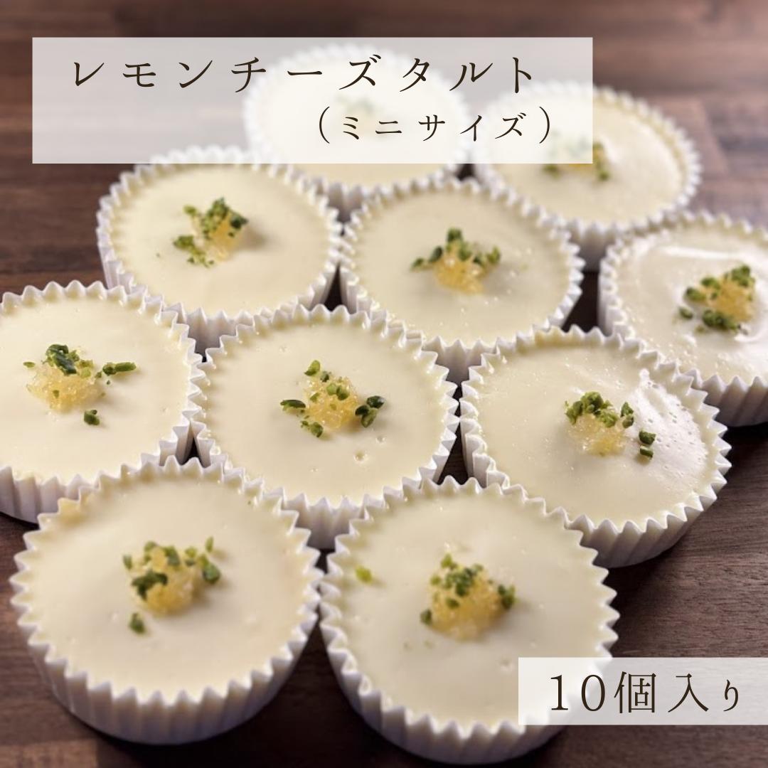 4号ガトーショコラ ホールタルト付き※ラ・オートクテュールマツモト要予約 ホールタルト生地の上にガトーショコラの苺🍓飾り。ちょっと珍しいご予約になりますが、タルトとスポンジ両方をお楽しみいただけます😋 何か特別なご希望がございましたら、最大限おつくり