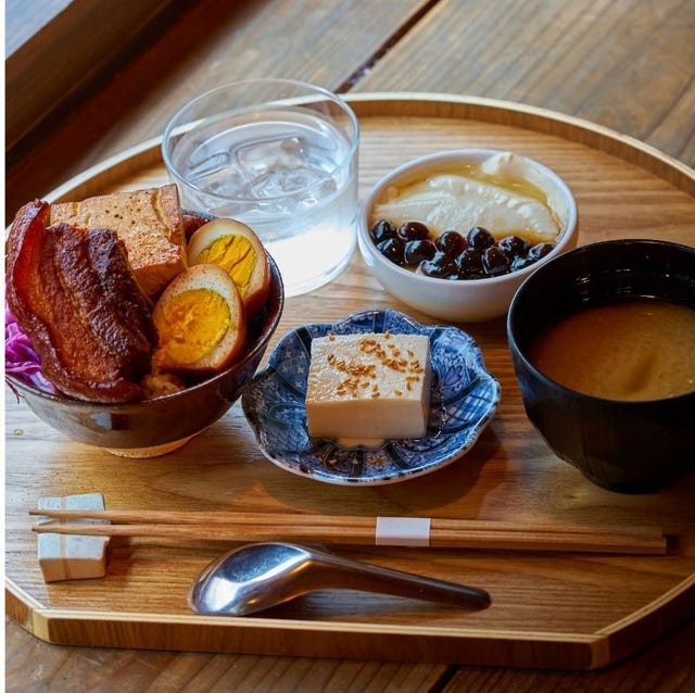 まさに、“大人のお子様ランチ”!?沖縄の食文化「Ａランチ」って？ – オリオンストーリ