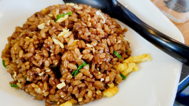 華大千鳥レシピ 大悟の黒チャーハンの作り方