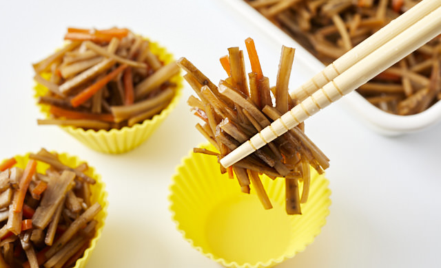 冷凍お弁当おかず☆にんにく塩麹唐揚げ ☆青のりハンバーグ ☆人参のカレーきんぴら ☆しめじとちくわのマヨケチャ炒め ☆小松菜と揚げのオイスター炒めYouTubeにてレシピご紹介中！ 是非プロフィールのリンクより遊びにいらして下さい⭐️冷凍作り置き作り置き