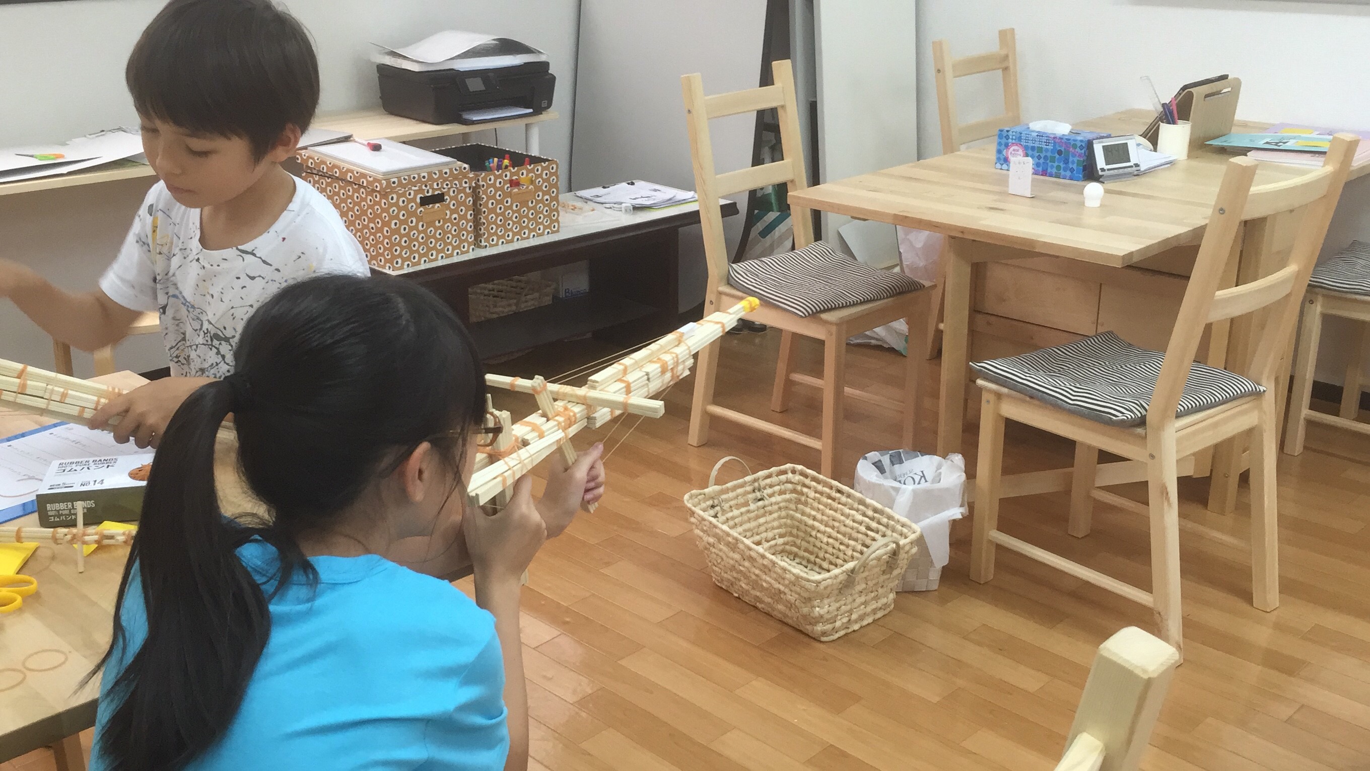 割り箸鉄砲からのペットボトルスプリングガンの作り方 トイレットペーパーの芯のすっごい的!: ひまじん日記