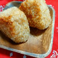 楽天市場ふるさと納税 焼きおにぎりとメンチカツセット 計1セット 焼きおにぎり おにぎり 高森町産 うるち米 メンチカツ カツ 大阪 人気 肉汁 お肉肉 冷凍 おかず お弁当 惣菜 時短 送料無料 九州 熊本県 高森町 : 熊本県高森町