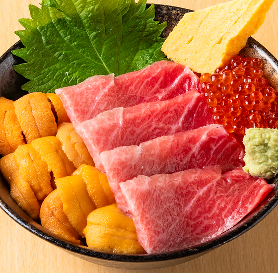 おはようございます☀大江戸でございます。 本日も元気にオープンしております。 豊洲の海鮮は絶品ですので是非お越しになってください！ご来店の際は温かい格好で来てくださいね豊洲市場豊洲グルメ築地海鮮丼大江戸海鮮丼魚ランチ朝活朝ご飯