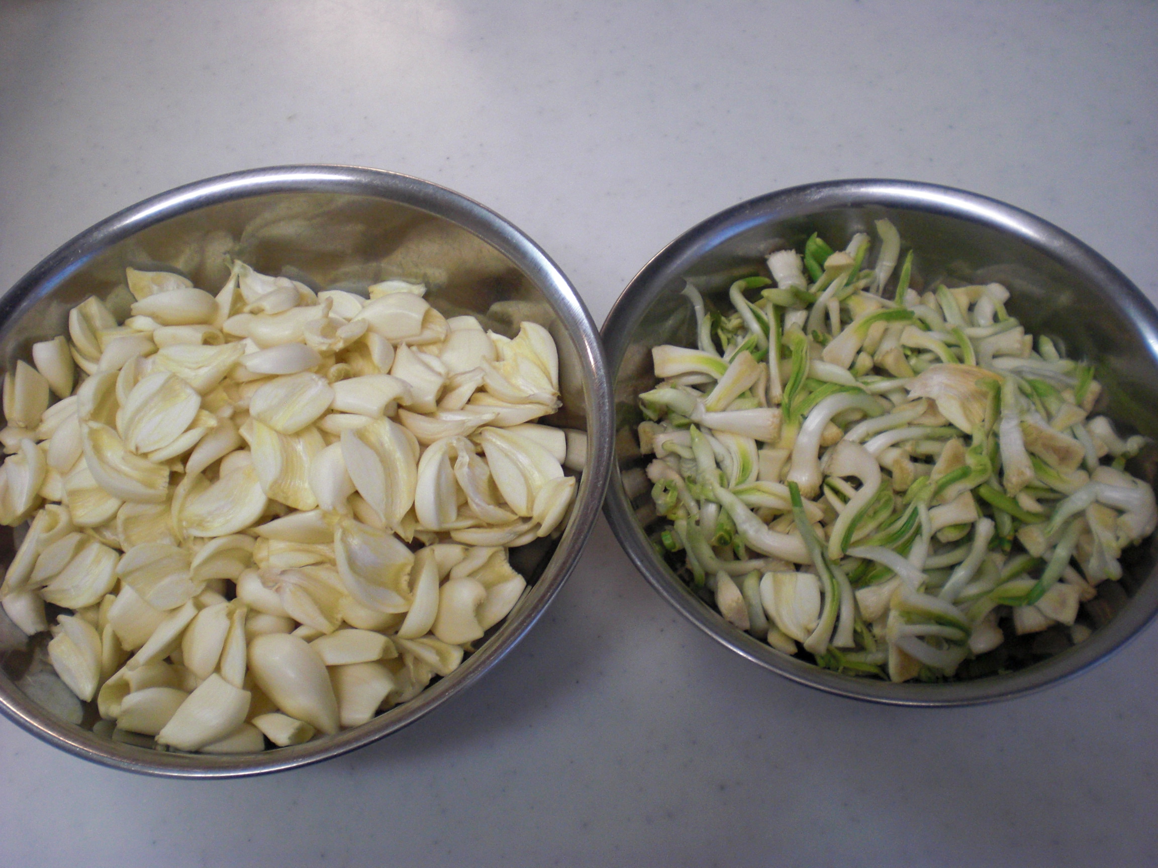 芽が出たニンニクを春に植え付けて育てます。収穫できる大きさに成長するでしょうか？ - 春色ソレイユ