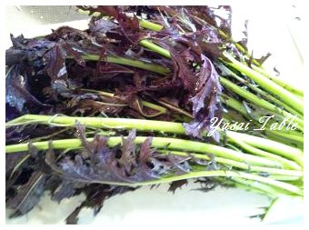 サラダ赤からし菜業務用食材の仕入れなら八面六臂