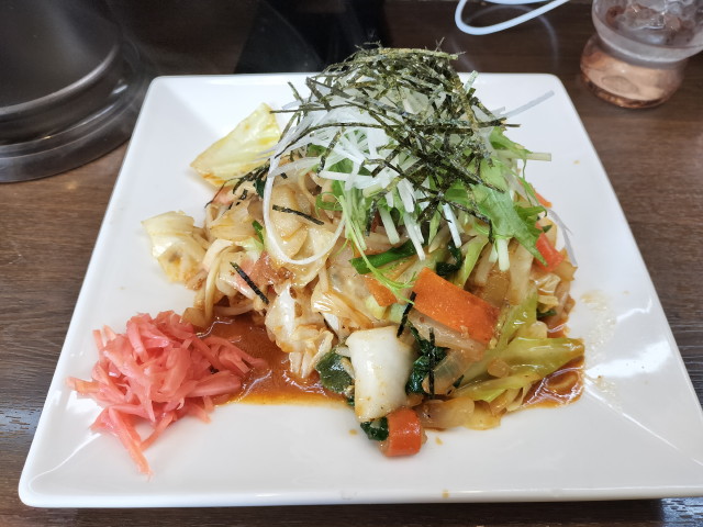 湯河原名物 たんたんたぬきの「担々やきそば」 アソビュー！