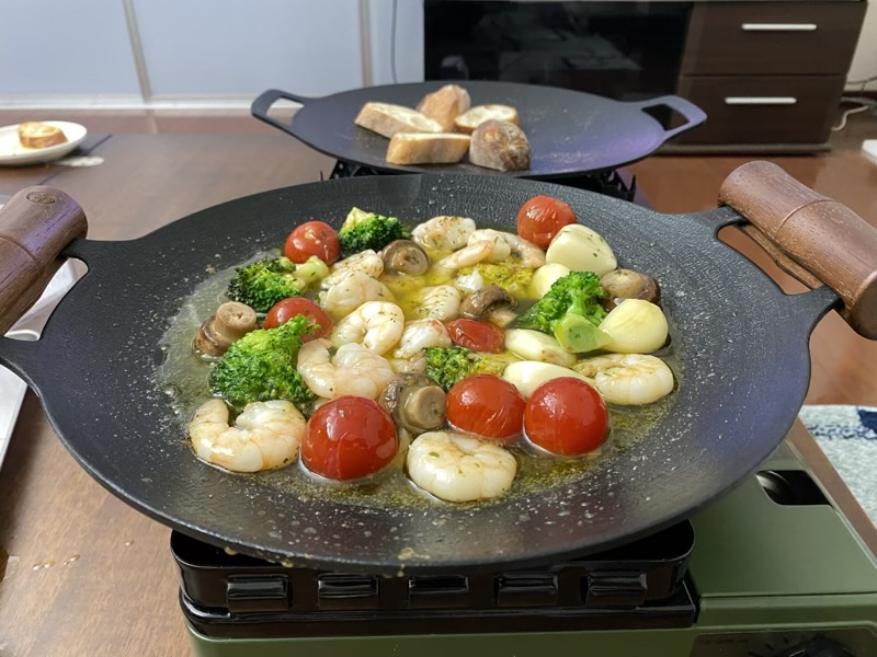 バーベキューはこれで決まり！ マルチグリドルで作る目玉焼きアヒージョなど。超簡単BBQレシピ3選ハフポスト LIFE