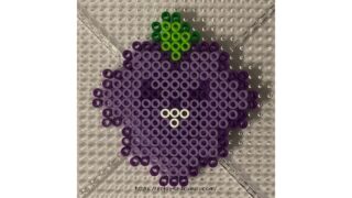 図案 アイロンビーズ いちごの小物３点セット - メルカリ