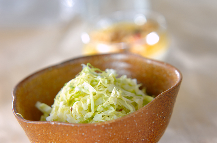 キャベツのごま酢あえ