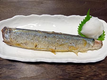 無料写真さんまの塩焼きと大根おろしパブリックドメインQ:著作権フリー画像素材集