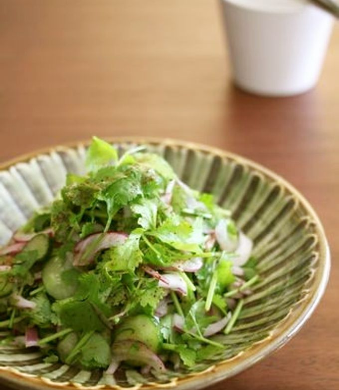 ピータンとパクチーのサラダ