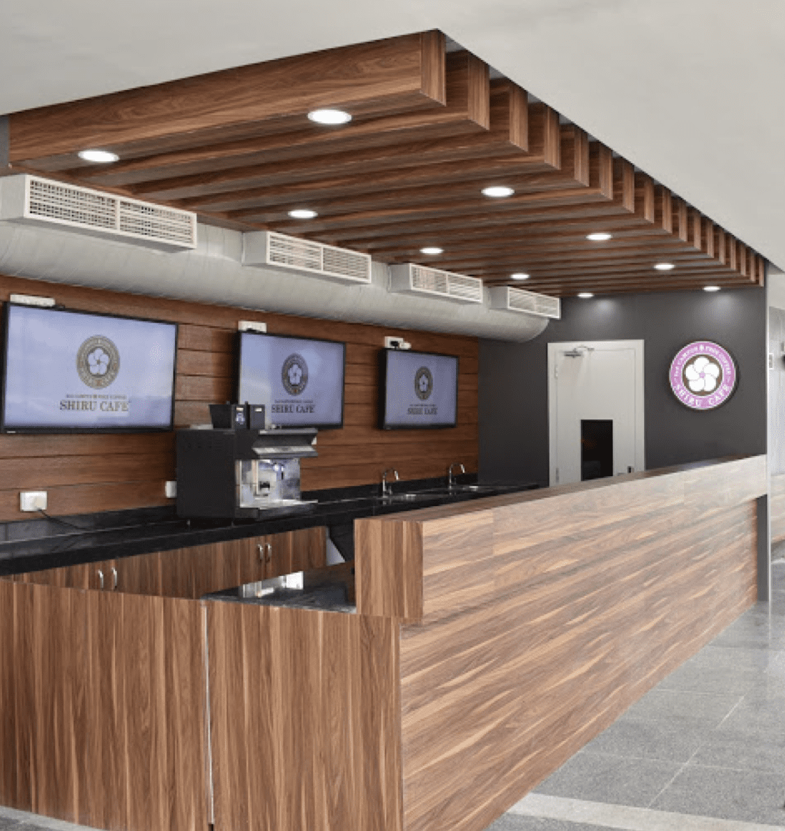 カフェの販促用両面デジタルサイネージヤマトサイネージ