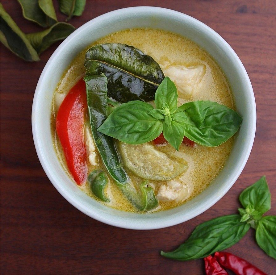 え、この緑色は ニラのペースト!? ルウもカレー粉もスパイスも使わない「中華風グリーンカレー」作ろう『あたらしい日日』こんな時代のニューノーマルな暮らし方。食と農、生活情報をお届けします