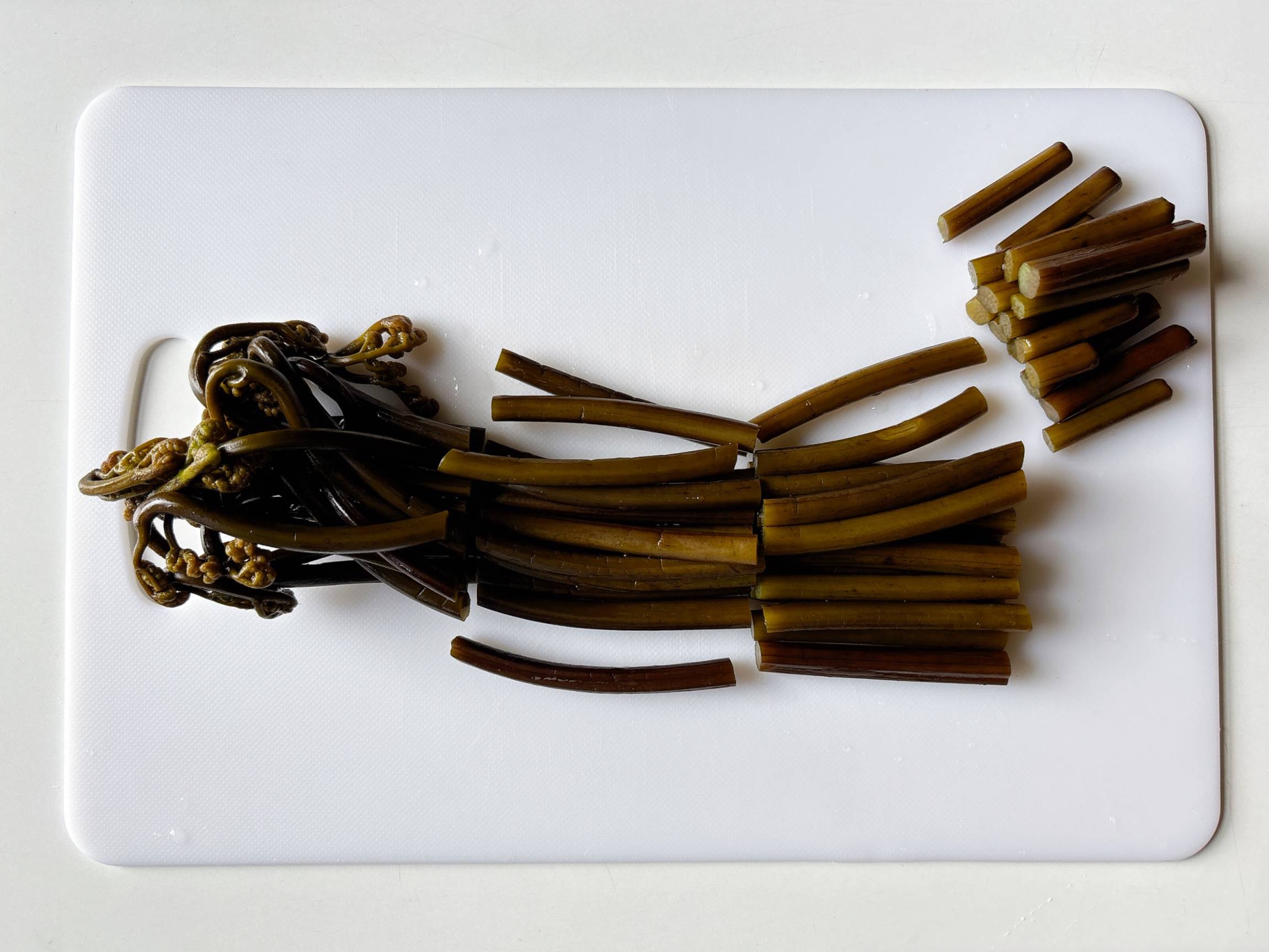 わらびの煮物 めんつゆで レシピ・作り方 by ミスチバス8823 - 楽天レシピ