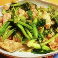 鶏もも肉と小松菜と玉ねぎのオイスターソース炒め