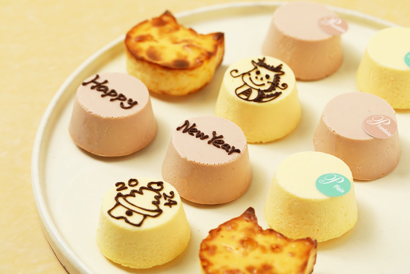 お正月ケーキへびTikTok