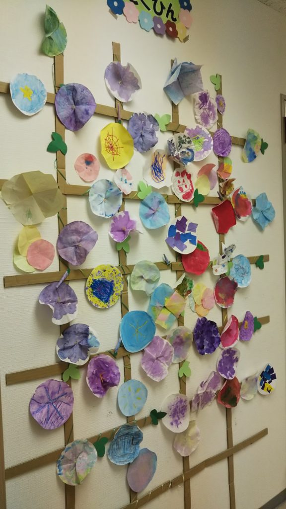 コーヒーフィルターを使って、にじみ絵あさがお作りあそび♪つづる