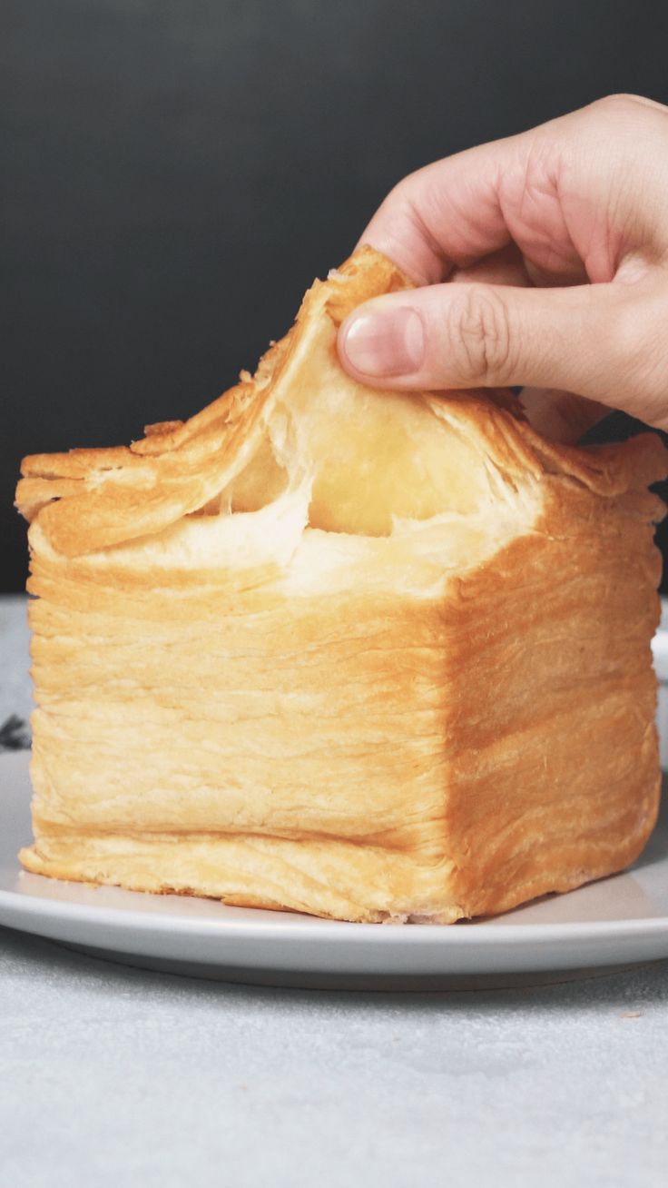 パイシートで簡単ミルフィーユ食パンの作り方TikTok