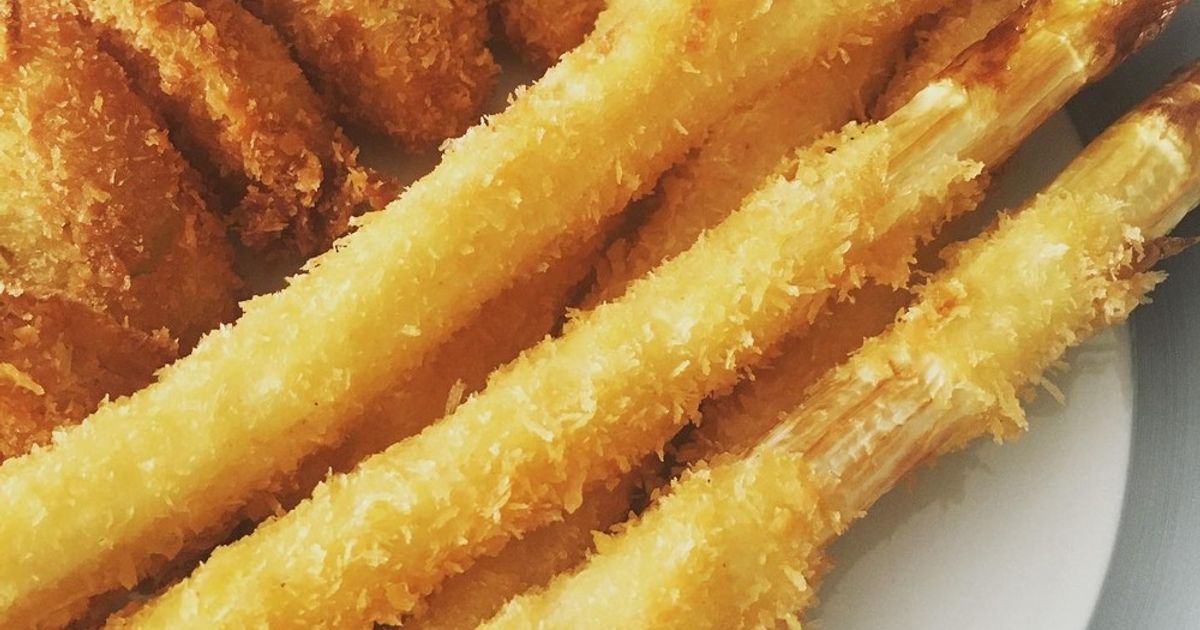 そのままドボン？！「 アスパラフライ」このレシピのポイントは↓の投稿文をチェックしてくださいね✨---------------------------------- ✍️このレシピのポイントは✔️バッター液にアスパラガスをドボン！✔️手を汚さずに作れるフライ✨ ✔️バッター液で