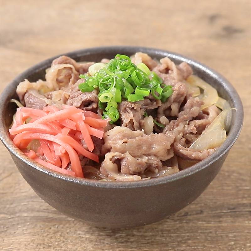 即席牛丼レシピ：簡単でおいしい方法を紹介