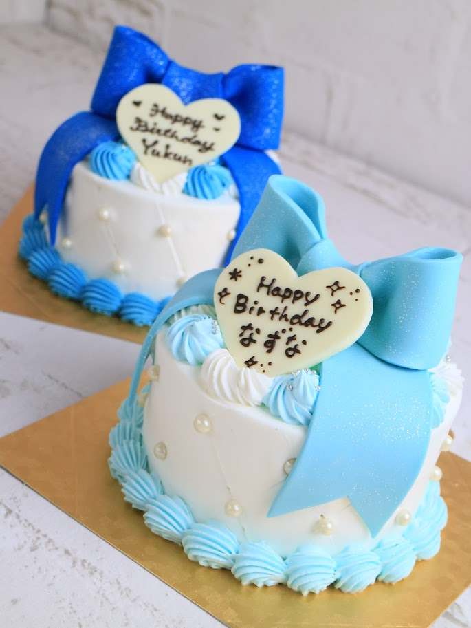 大きなリボンのケーキ Black&White オーダーメイドケーキならパティスリーマルベリ