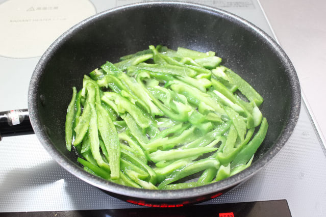 レンジで簡単！タモリさん流ピーマンの煮びたし ~ 主夫の簡単うちごはん