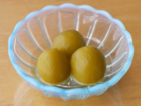 青梅の甘露煮」の作り方。青い梅は青いままに 神谷よしえさんの12カ月の手仕事1- macaroni