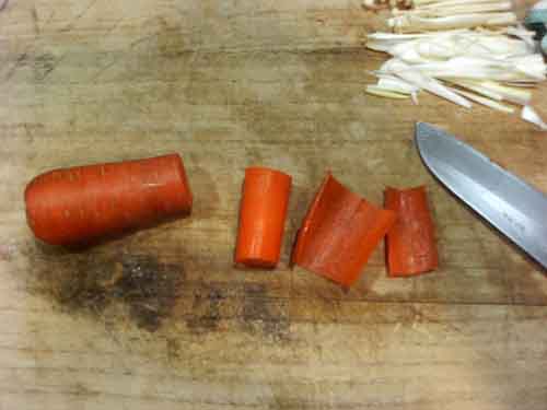 飾り切りとは？適した包丁や代表的な素材 人参 きゅうり 蓮根 椎茸 でのやり方をわかりやすく解説！ - SAKURA Japanese Knife