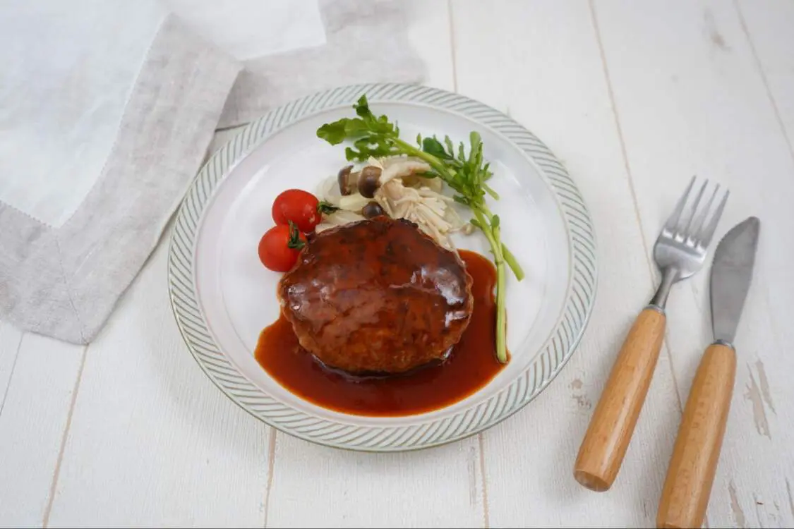 1食200円ハンバーグ弁当 5日分作り置きして冷凍する26歳OL - YouTube