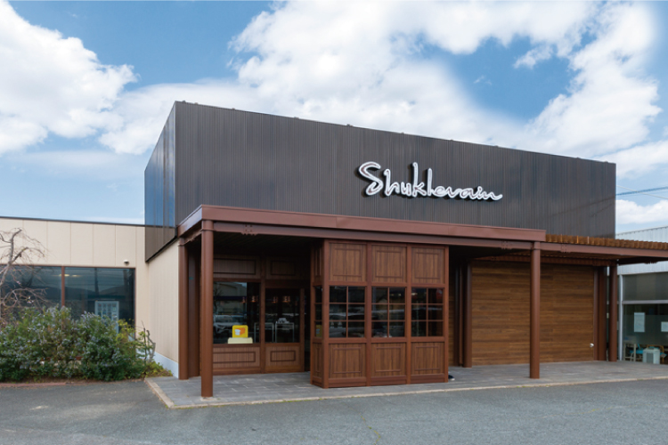 このお店は👇🏻PR 🥐シュクルヴァン ＼🉐な情報6 30 日 まで黄金カレーパンのリニューアル祭り開催！山口カレンダーのLINE登録でお会計より10%OFFのクーポンゲット！ お会計時にLINEクーポン画面をスタッフに提示で期間中何度でも利用できるよ🥹✨ 📍 場所 シュクルヴァン全店 宇部店、下松店、山口店 、防府店、柳井店、新山口駅店、宇部ファーム店撮影は防府店🍞