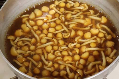 赤だしでコクうま！ しじみと豆腐の味噌汁