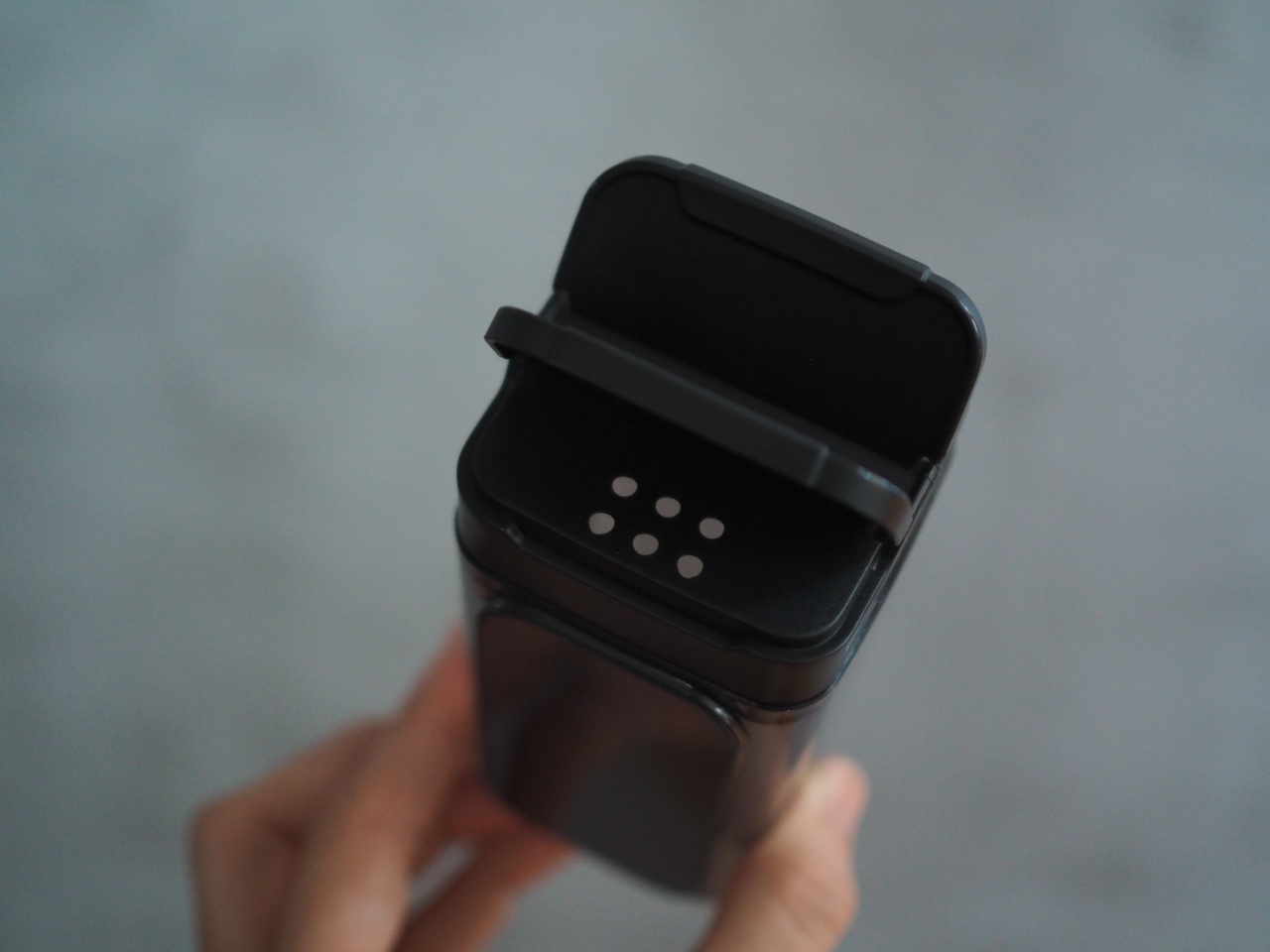 ダイソーの磁石付き小麦粉スパイスボトルレビュ