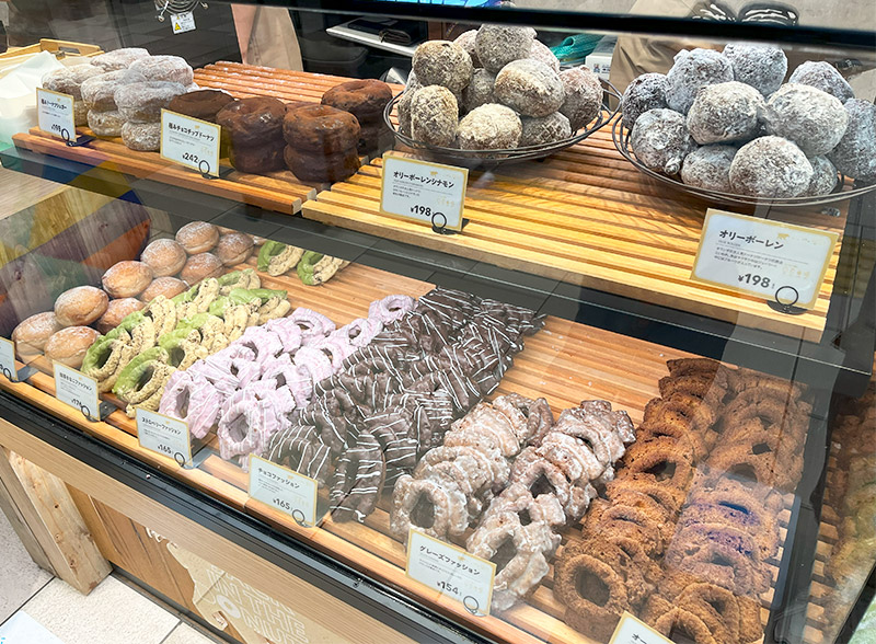 ジャックインザドーナツ公式9月15日 金 に ルミネ大宮店 がオープン🎉🎉 ジャックインザドーナツが出店いたします✨️ ルミネ大宮LUMINE1の1階舟和様の隣に 出店です︎💕︎ ちょっとした手土産に、ジャックインザドーナツはいかがでしょうか🍩 ご来店お待ちしており