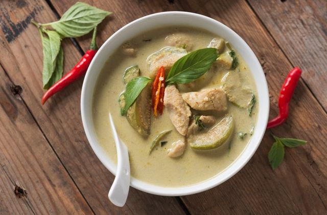 野菜たっぷり！グリーンカレー炒め