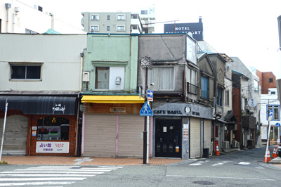 横浜曙町 親不孝通りに残された赤線跡 - 廃屈な日々〜旅と廃墟の回顧録〜