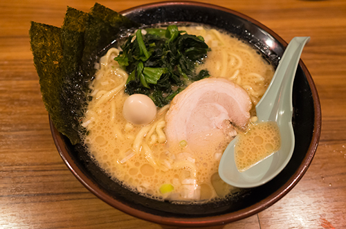 東京ラーメン・オブ・ザ・イヤー』中の人に聞く、ラーメンを美味しそうに撮るコツKDDI トビラ