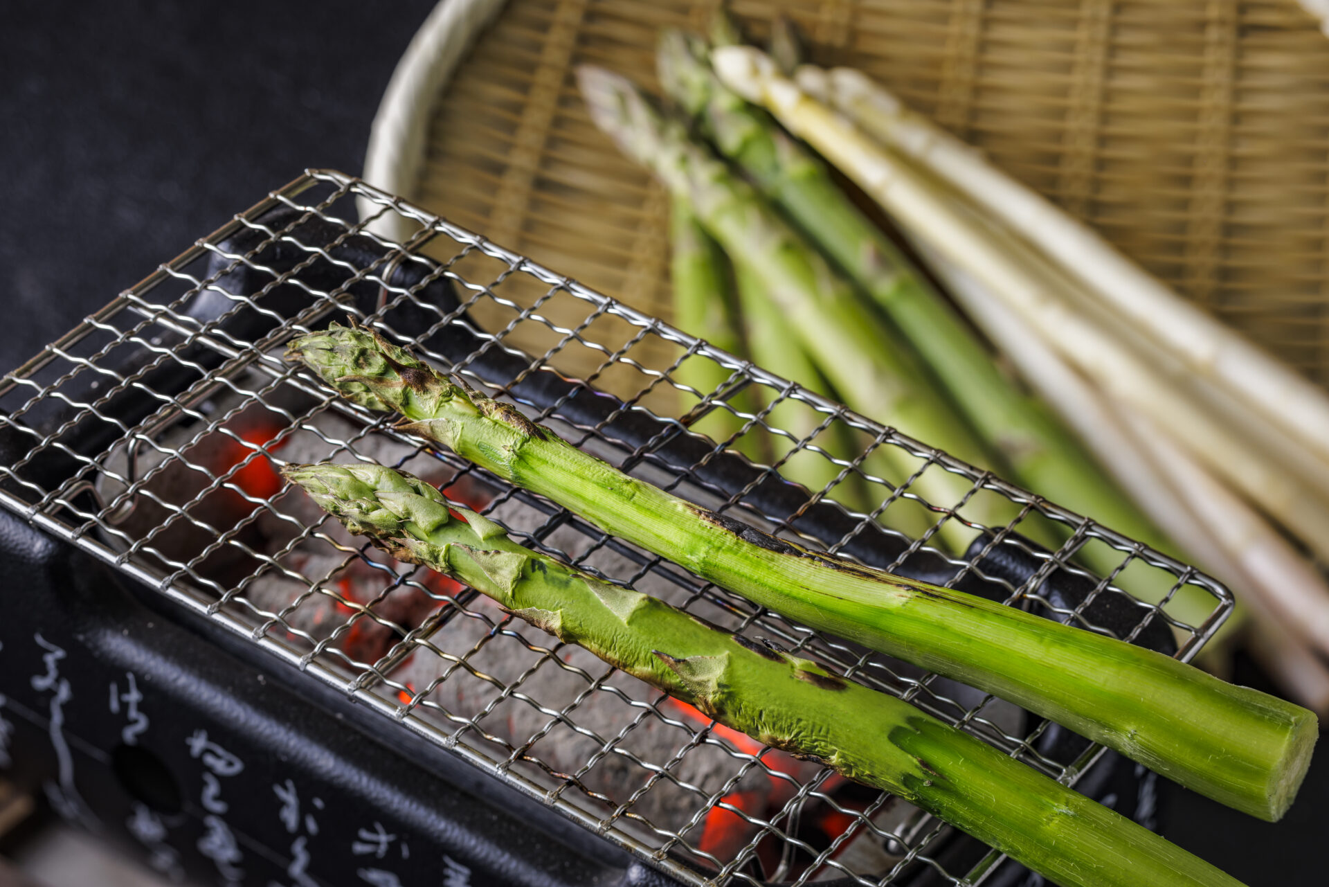 バーベキューアスパラガスのグリル料理 - アスパラガスのストックフォトや画像を多数ご用意 - アスパラガス, 網焼き, バーベキューグリル -iStock