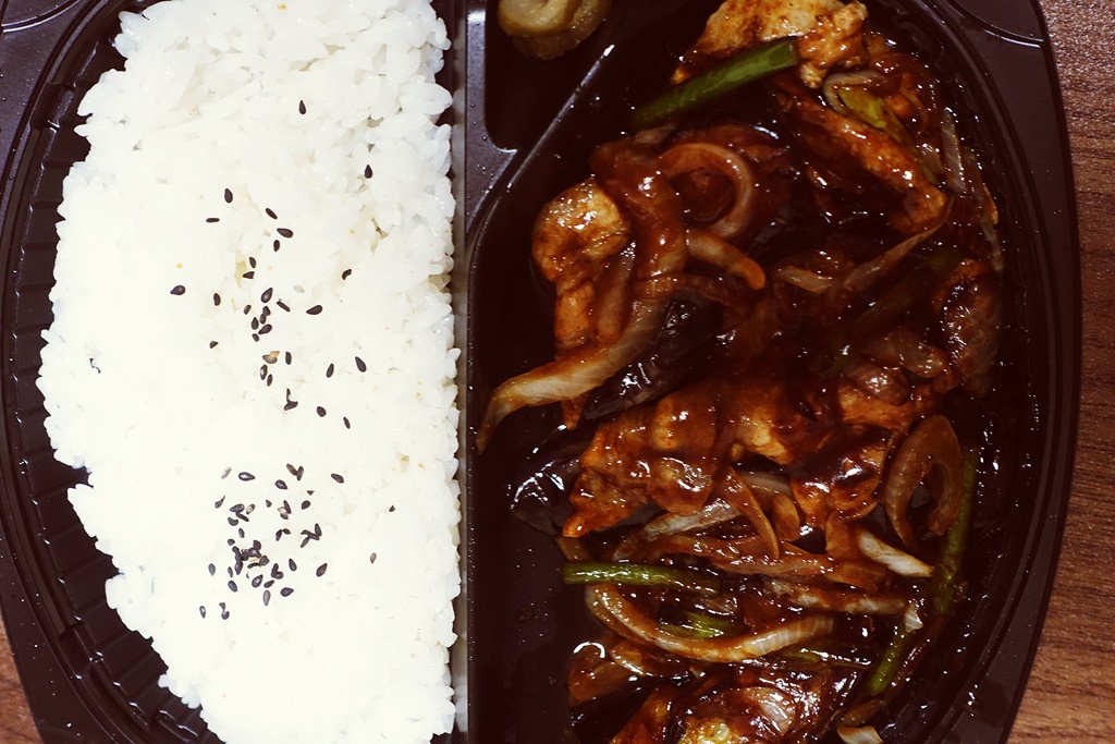 ASCII.jp：「なすの辛味噌炒め」ってご飯が進むよね！オリジンで今年も販売スタート