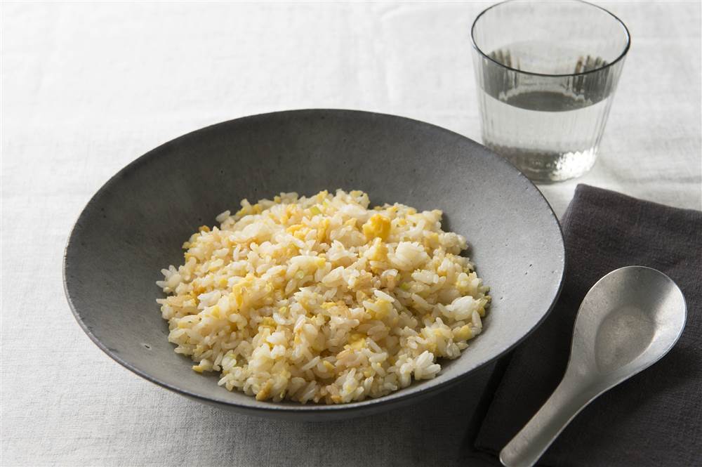 買い忘れた！卵なしでもできる秘伝の卵なしチャーハンレシピ - macaroni