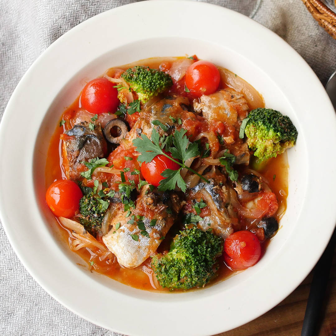 今夜の夕飯にいかがですか☆塩サバとトマトの南蛮漬け