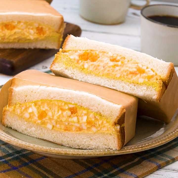 ヨーグルトソースのサラダチキンサンド