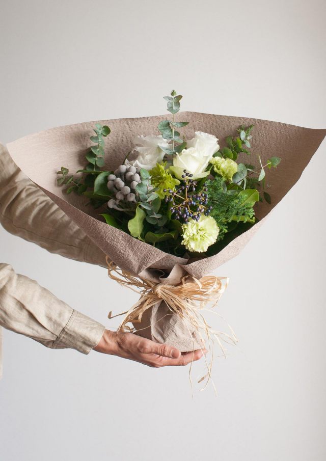 カジュアルブーケ 花束ギフト プレゼント おしゃれ お祝い 誕生日 生花 フラワー - おしゃれな食器・インテリア・転写紙VICTORIADesign 通販ビクトリアデザイン